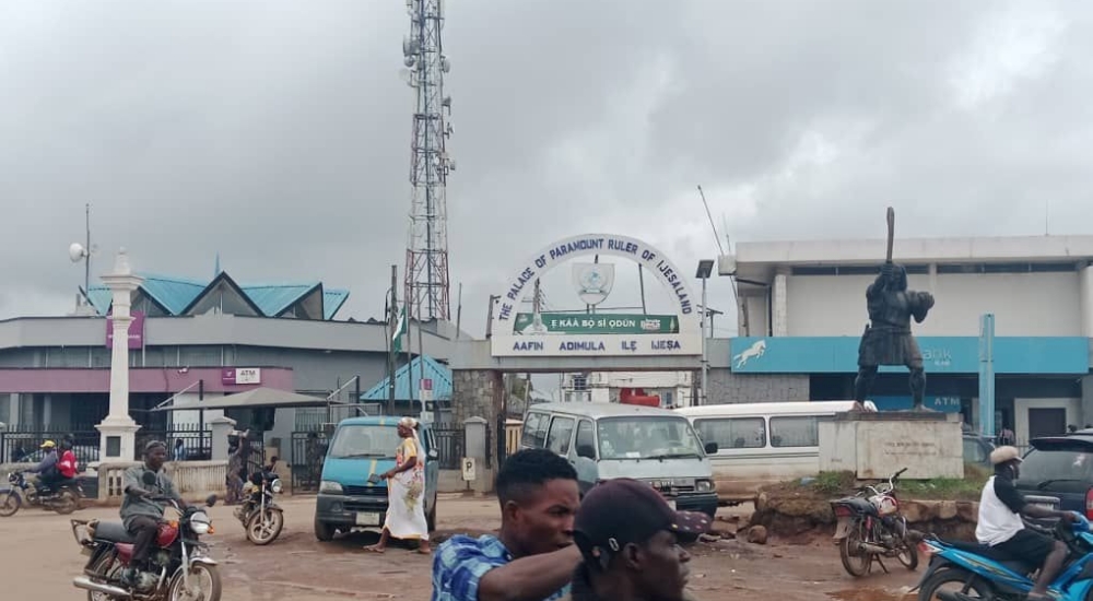 Dont Create Religious Crisis — Monarch Warns Adeleke Over Demolition For R 20240828 194411 0000