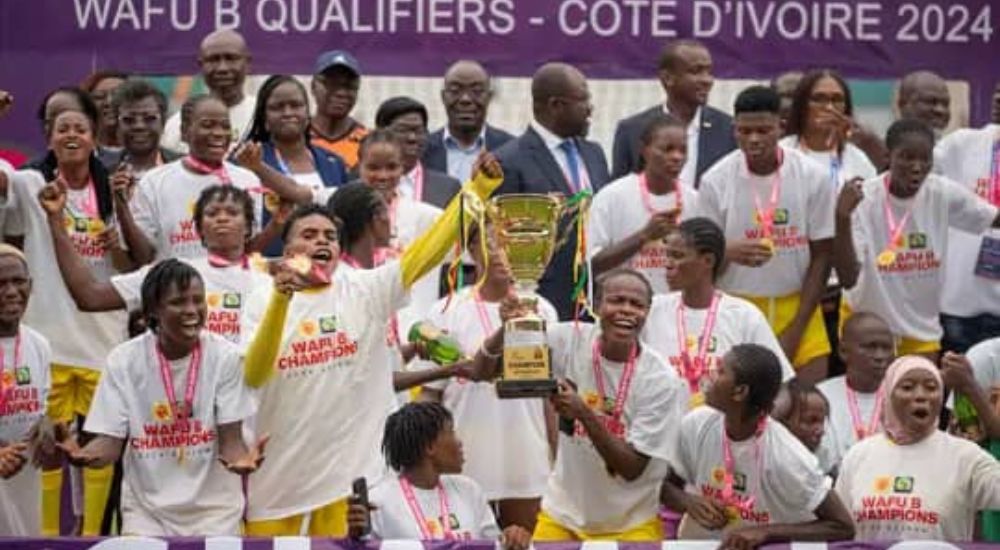 Edo Queens Players Celebrate With The WAFU B Trophy 20240828 073548 0000