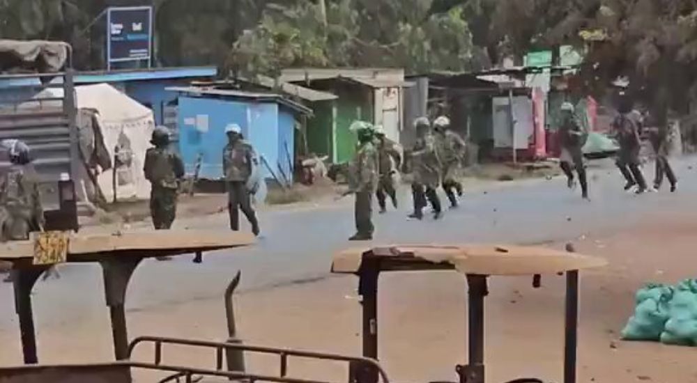 Viral Video Of Protesters Chasing Soldiers Away Not From Nigeria Yunusa Um 20240807 113557 0000