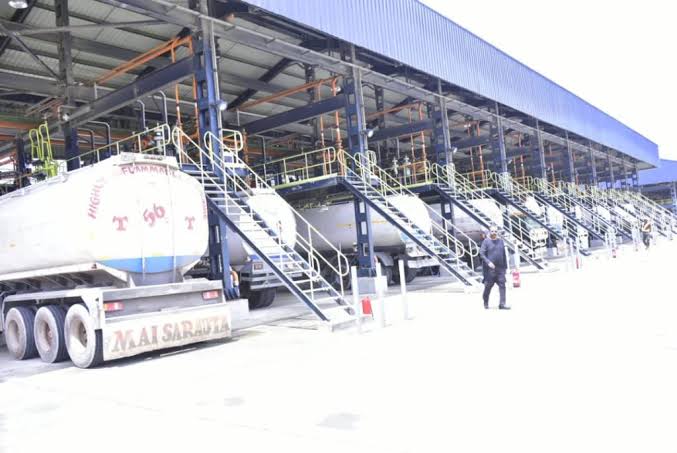 We Bought Fuel from Dangote at N898 per Litre, Says NNPCL