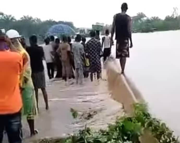 Flood on Lagos-Benin Road: Economic Activities Halted as Travelers Stranded