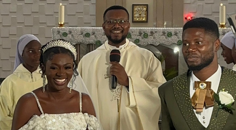 Excitement As THE WHISTLER’s Philip Ukpe Gets Married To His Heartthrob, Gloria Ileimenni