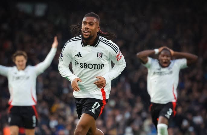 Fulham head coach calls on Iwobi, ex-Arsenal stars to step up against Tottenham Hotspur