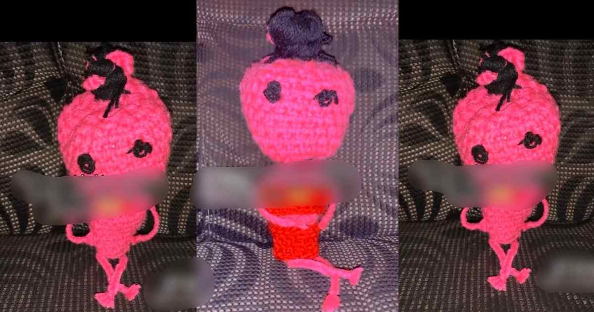 “You even wear am red two piece” – Lady’s attempt to crochet a teddy bear using a tutorial she found on TikTok yields a crǝǝpy doll (WATCH)