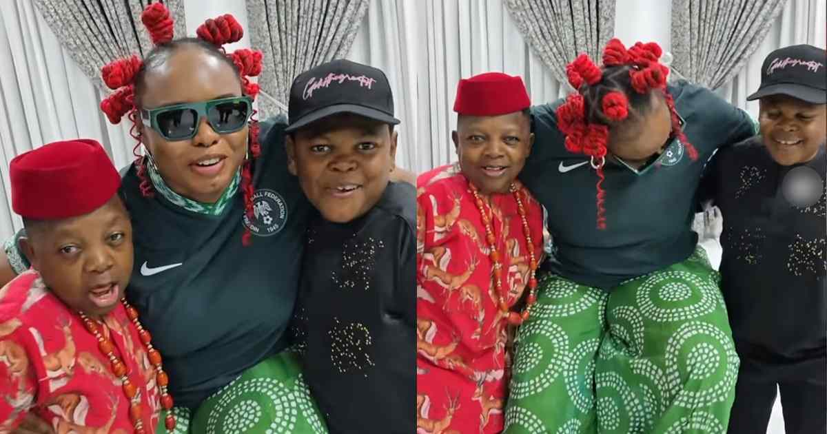 Online users crit!cize Yemi Alade over her ‘style of greeting’ Veteran Nollywood stars, Aki and Pawpaw (WATCH)