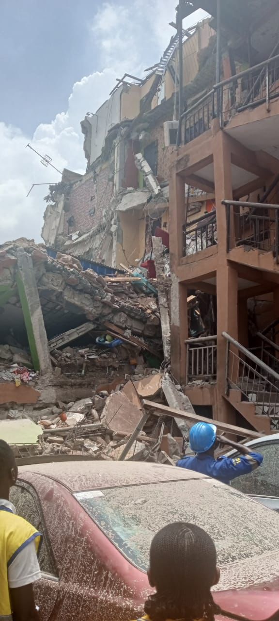 3 storey building collapses mushin2