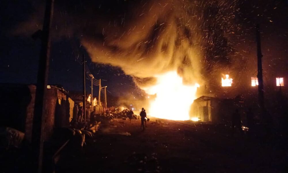 BREAKING: Massive fire guts Araromi spare parts market in Ibadan