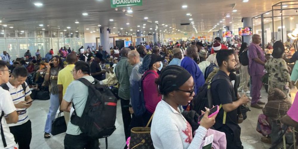 Passengers Stranded At the Nnamdi Azikiwe Airport Abuja