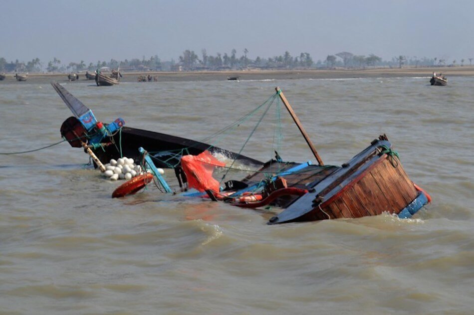 Boat Capsizes in Lagos 1