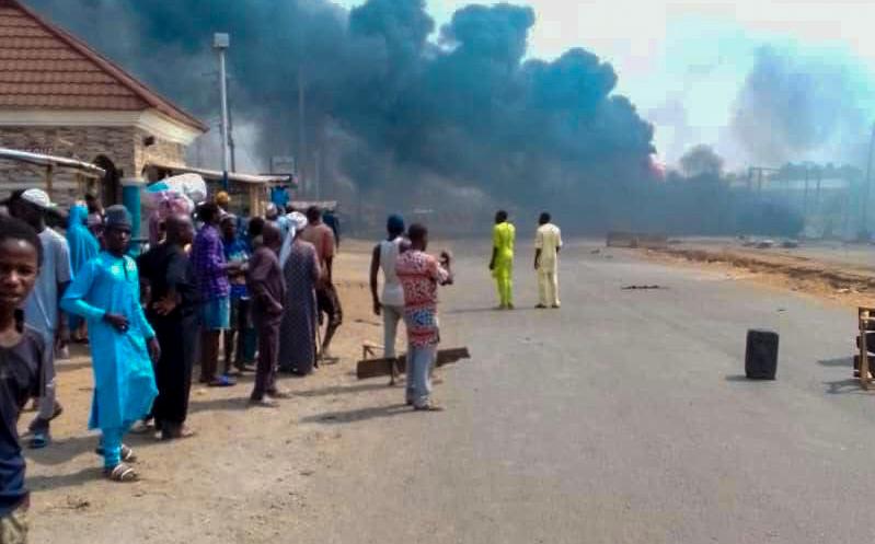 Breaking: Scores feared dead as petrol tanker explodes in Niger