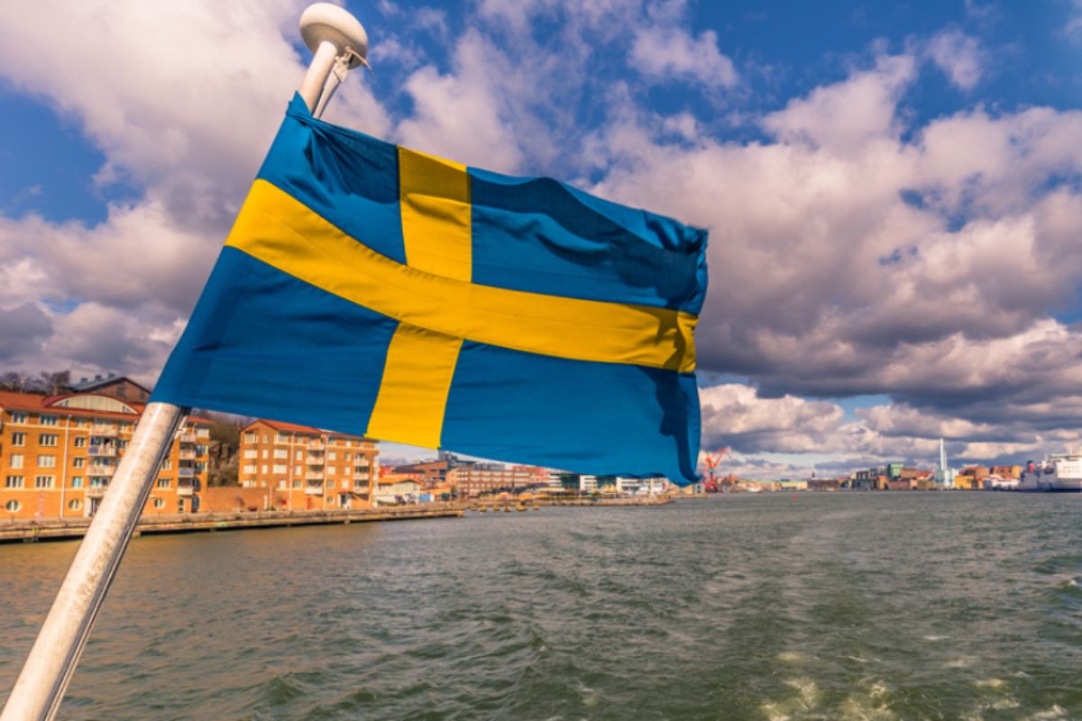 Sweden releases report to enhance work permit application for foreign workers