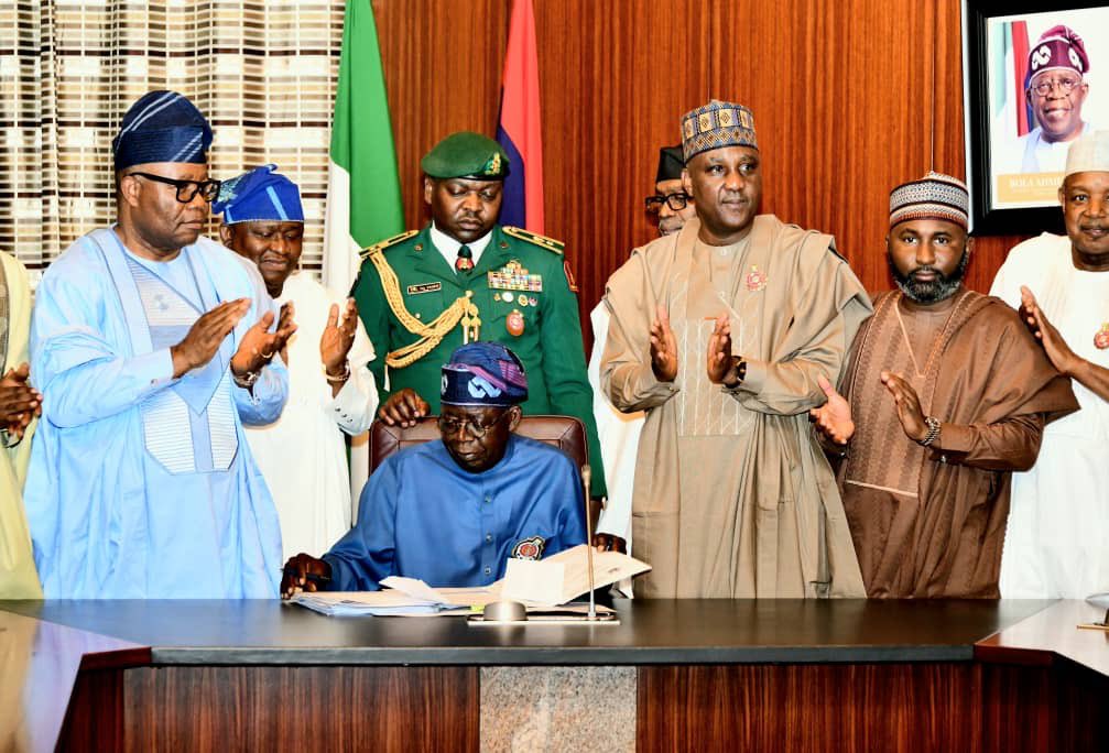 Tinubu signs 2024 budget