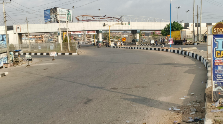 Deserted Odiolowo dual carriageway