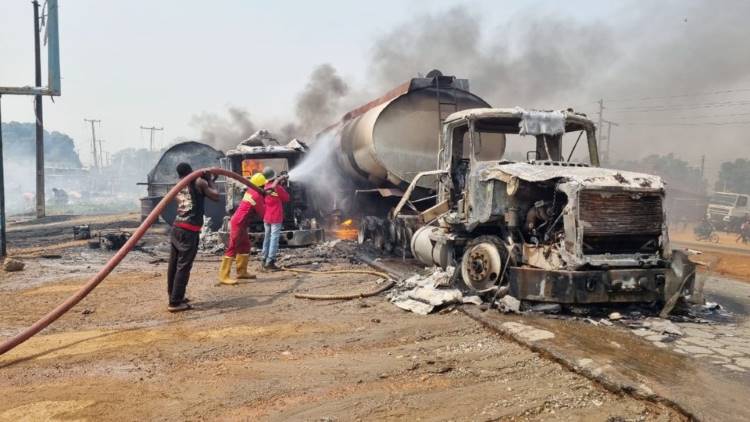 Abuja Truck Explodes 1